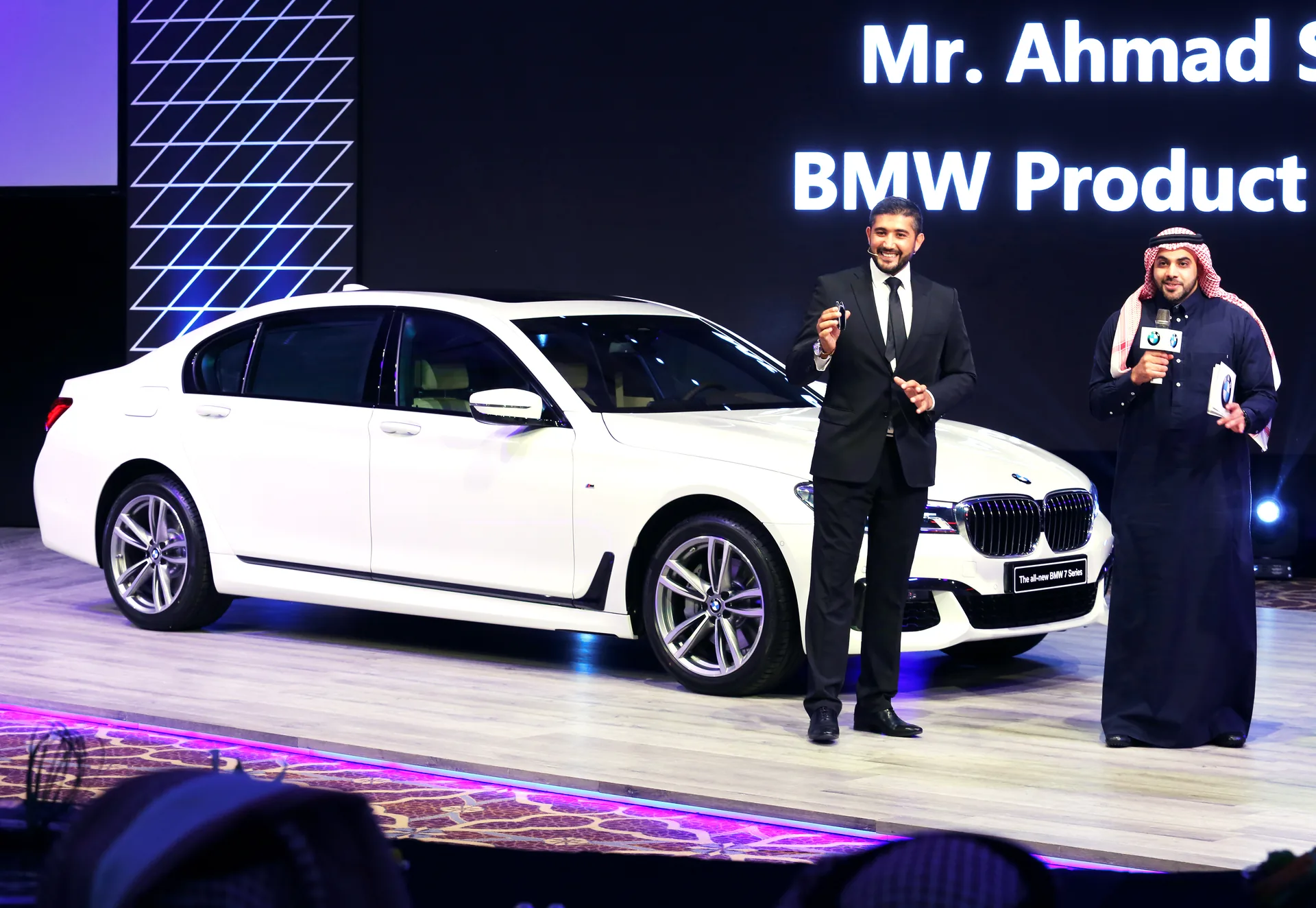 Mobile Product Genius – BMW 7er praesentation buehne moderation