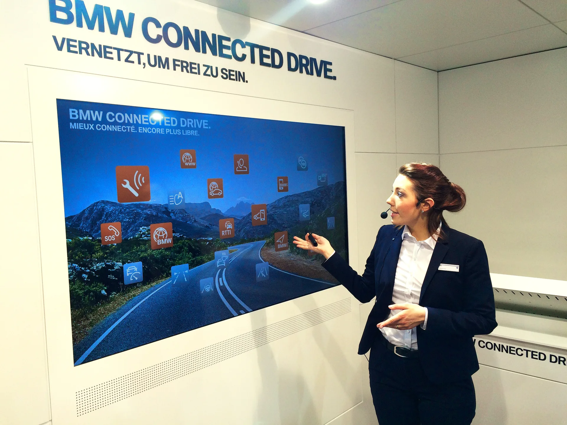 Mobile Product Genius – BMW connected drive praesentation touchscreen