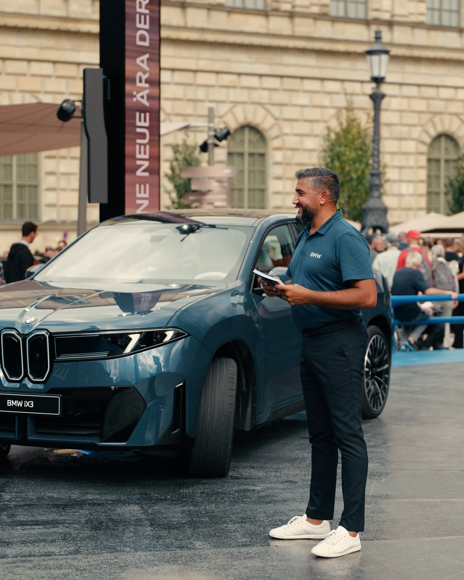 Mobile Product Genius – BMW ix3 beratung tablet