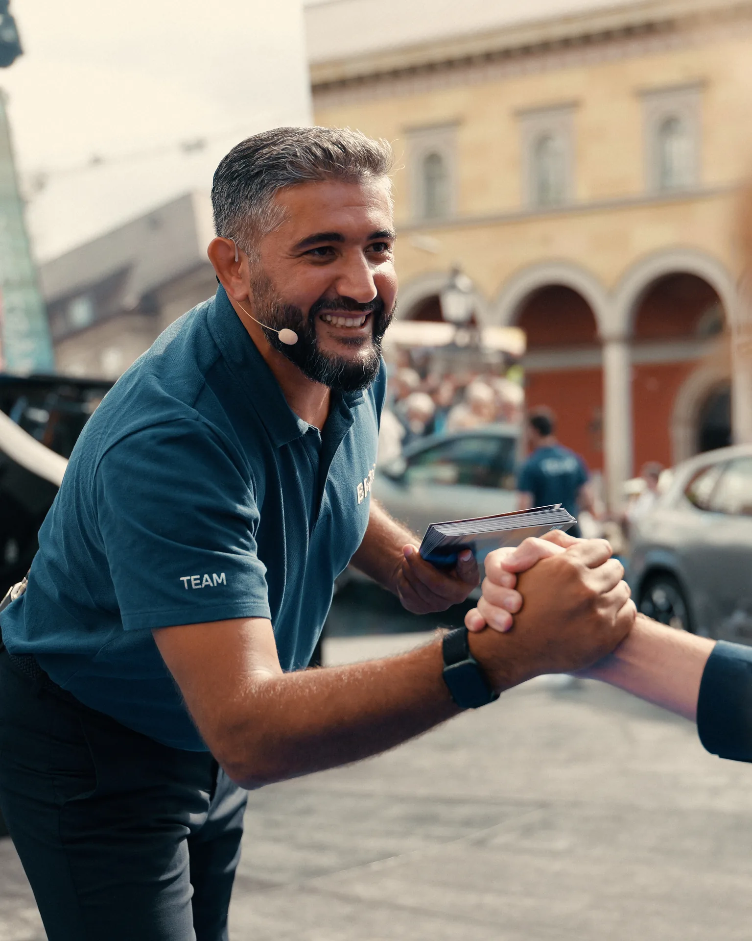 Mobile Product Genius – BMW team begruessung handschlag event