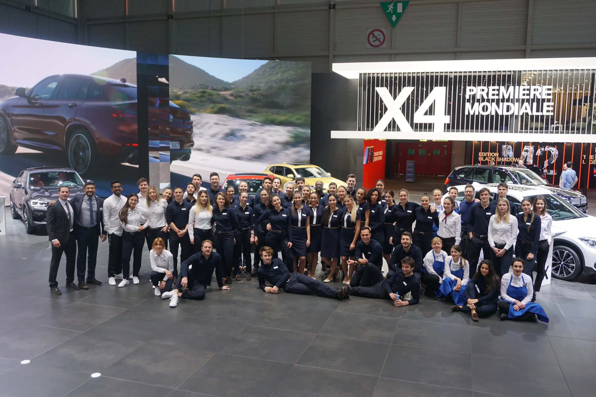 Mobile Product Genius – BMW x4 weltpremiere team gruppenbild