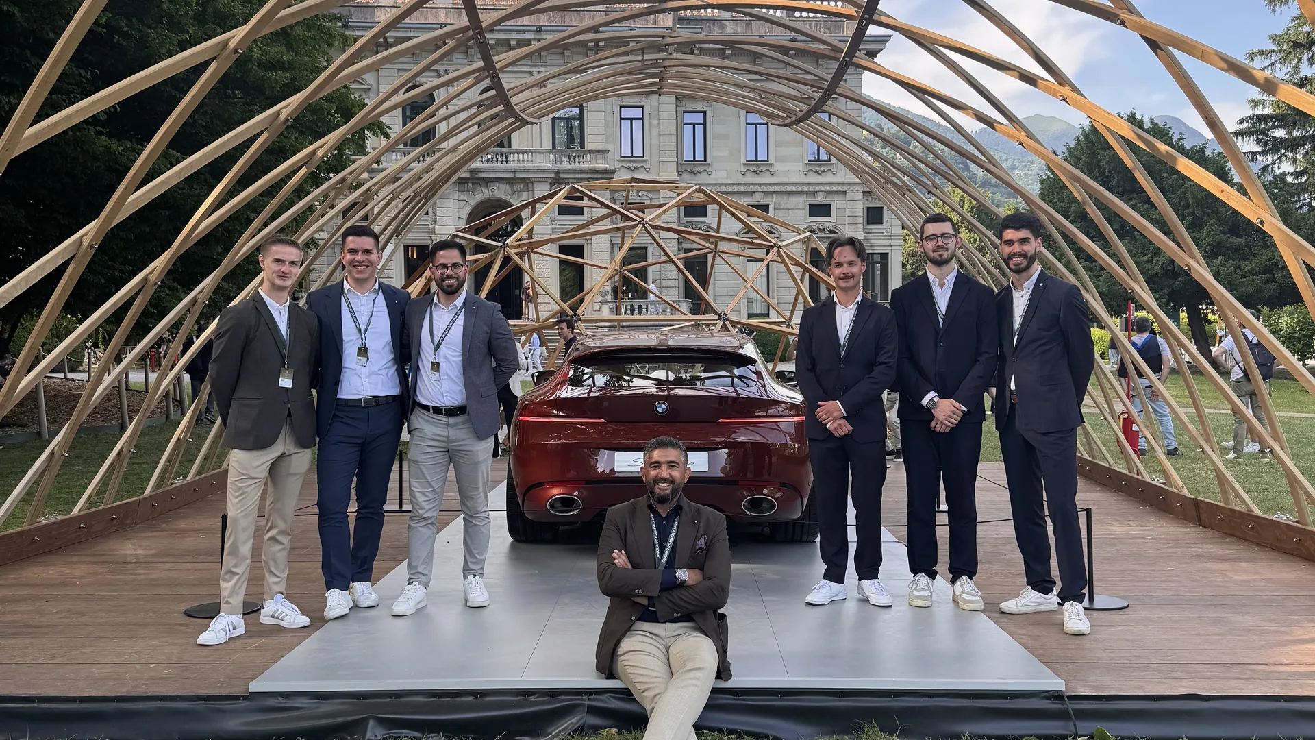 Mobile Product Genius – Team BMW concept showcar holzpavillon