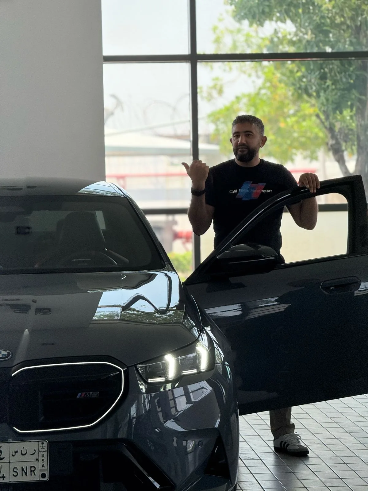 Mobile Product Genius – BMW 5er produktexperte showroom