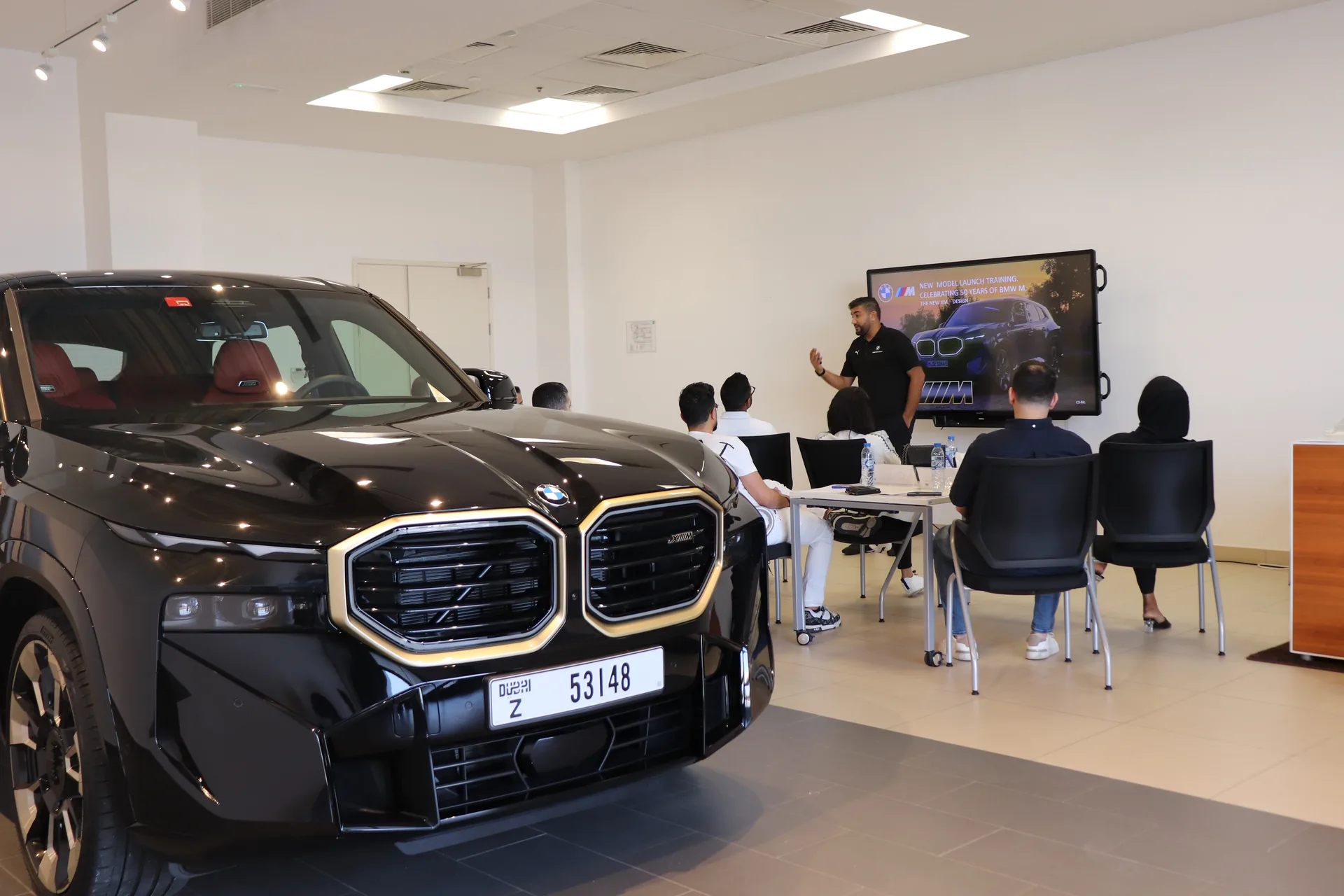 Mobile Product Genius – BMW xm showroom teilnehmer training