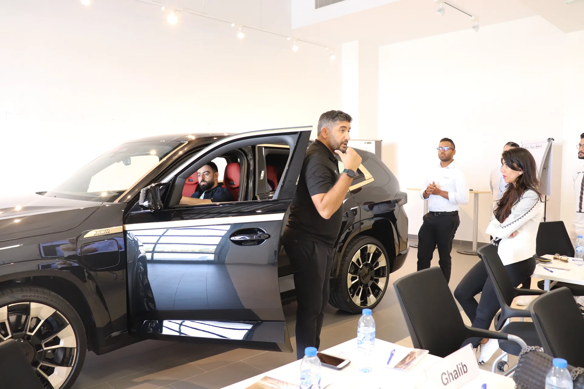 Mobile Product Genius – Fahrzeugpraesentation showroom teilnehmer