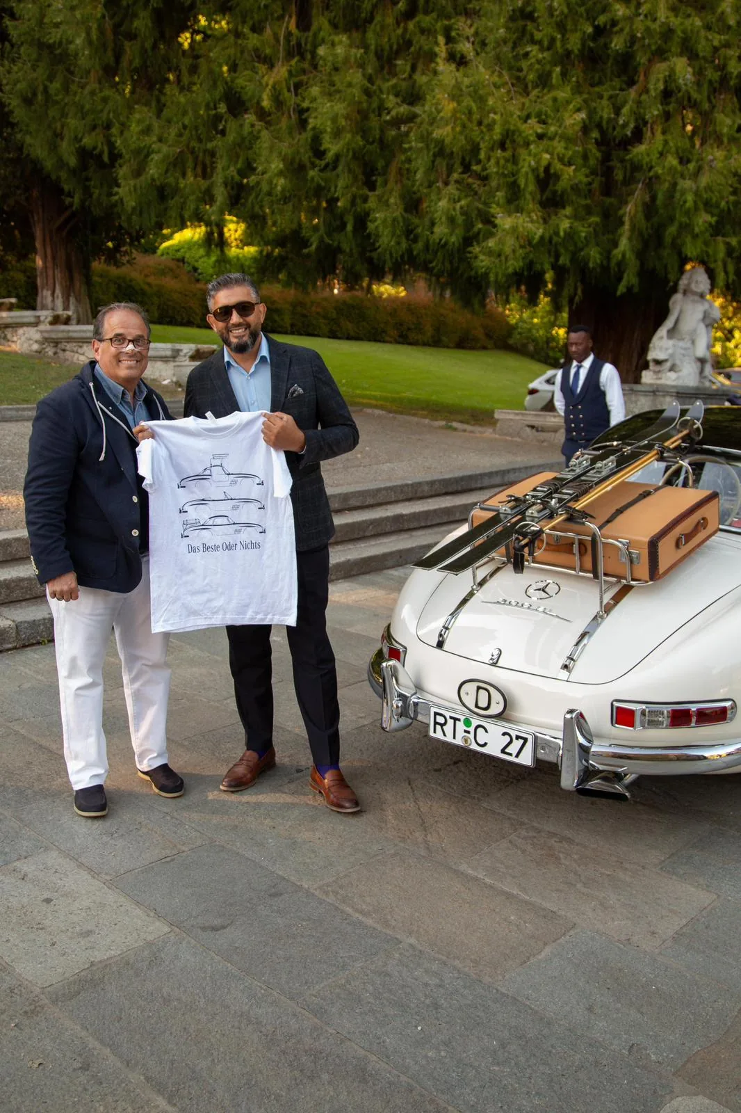Mobile Product Genius – Mercedes 300sl tribute uebergabe